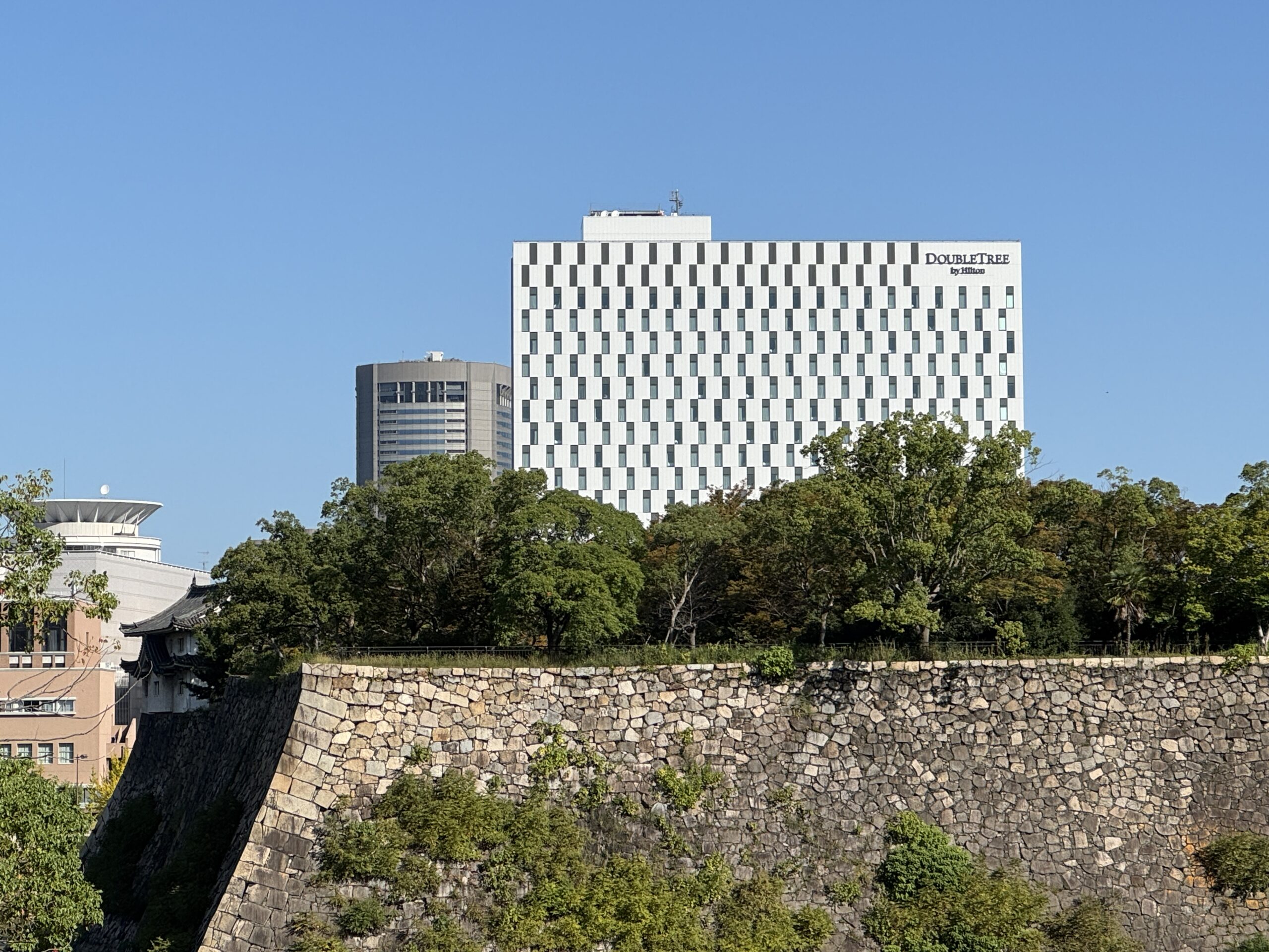 ダブルツリーbyヒルトン大阪城の外観