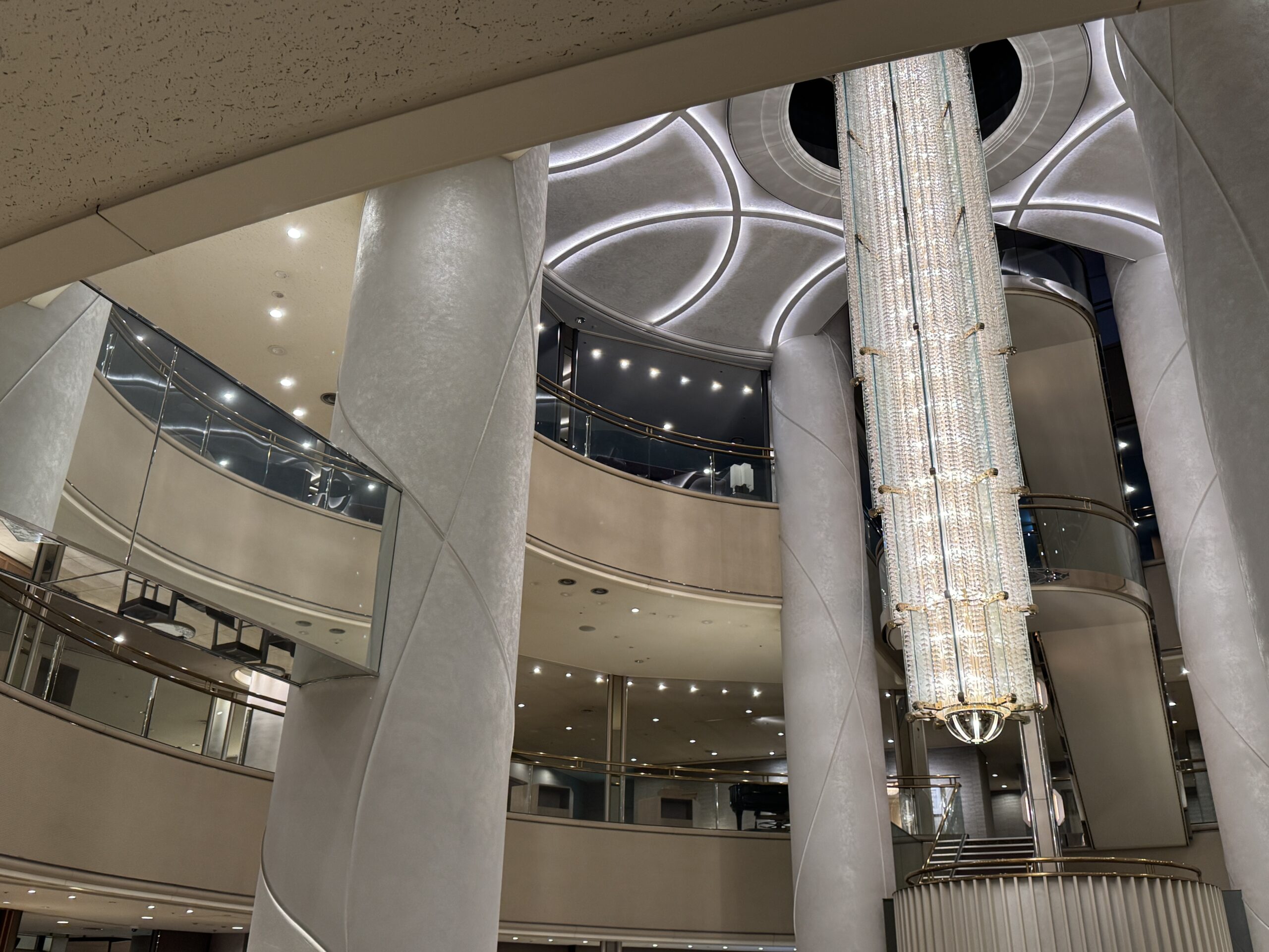 スイスホテル南海大阪のロビー